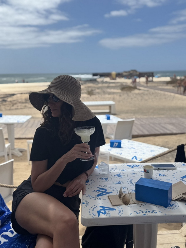 na-odmor-so-jana-klopchevska-na-kanarski-ostrovi-na-lanzarote-piev-vino-od-vulkanska-pochva-fuerteventura-e-pustinska-oaza-kako-na-dve-planeti-15.jpg