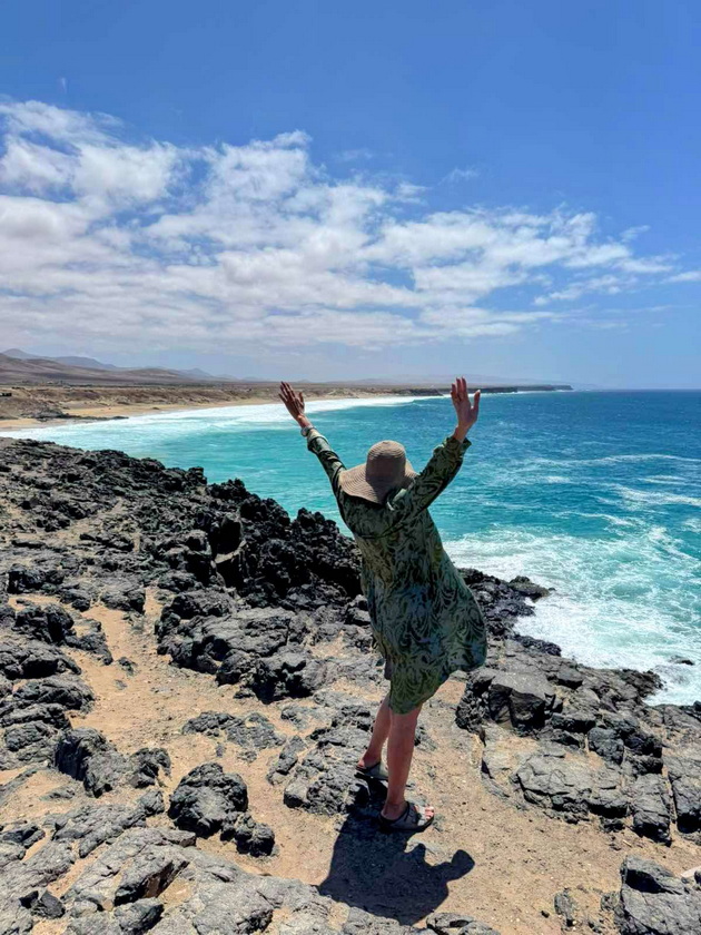 na-odmor-so-jana-klopchevska-na-kanarski-ostrovi-na-lanzarote-piev-vino-od-vulkanska-pochva-fuerteventura-e-pustinska-oaza-kako-na-dve-planeti-18.jpg