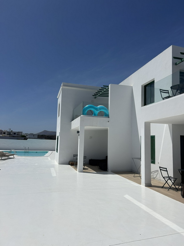 na-odmor-so-jana-klopchevska-na-kanarski-ostrovi-na-lanzarote-piev-vino-od-vulkanska-pochva-fuerteventura-e-pustinska-oaza-kako-na-dve-planeti-25.jpg