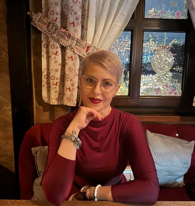ane--e-dama-so-vpechatliv-stil-nemam-za-luksuz-sakam-vedri-boi-a-kratkata-kosa-mi-e-opsesija-po-hemoterapijata-36.jpg