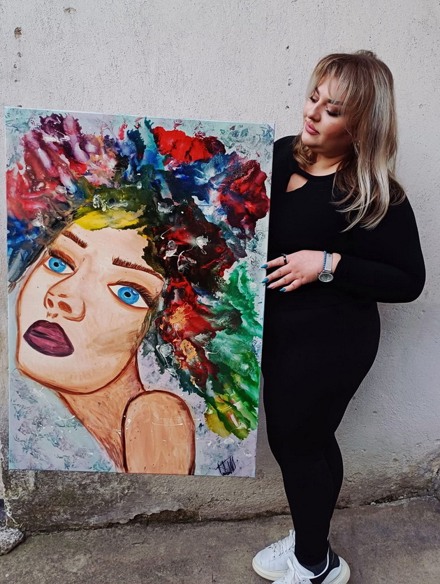 bravo-za-nashite-mladi-talenti-stefani-do-gostivar-koja-crta-so-kafe-vino-i-niza-tehniki-kje-ja-ima-prvata-izlozhba-16.jpg