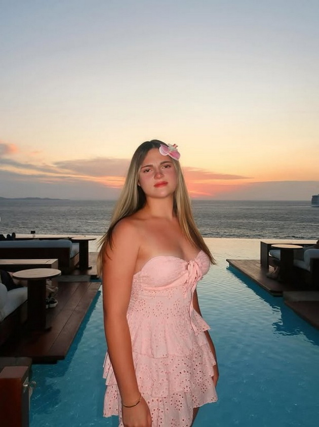 dushko-toshikj-im-go-proslavi-rodendenot-na-kjerkite-na-mikonos-dodeka-jelena-karleusha-e-na-snimanje-kako-chlen-od-zhirito-na-dzvezdite-na-pink-05.jpg