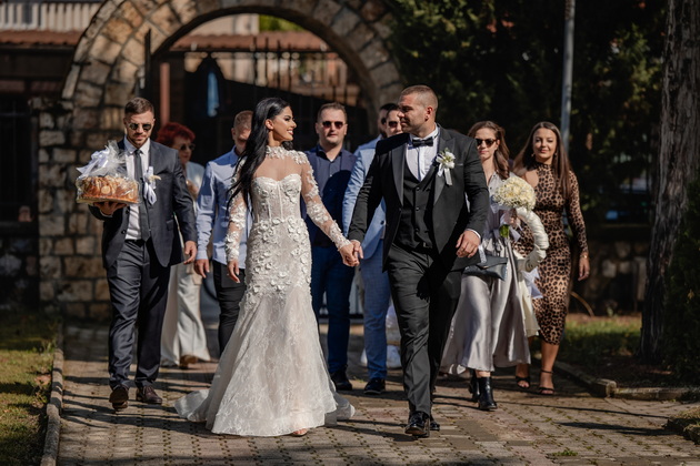 ljubovnata-prikazna-na-jasmina-od-struga-i-nikola-od-ohrid-me-zaprosi-za-vreme-na-let-nad-bosfor-na-svadbata-imav-3-venchanici-13.jpg