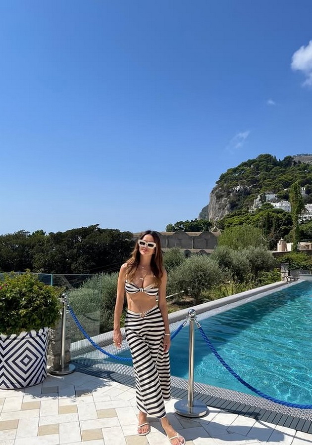 severina-na-53-godini-bleska-vo-bikini-na-odmor-vo-italija-prosheta-i-vo-sovrshen-fustan-12.jpg