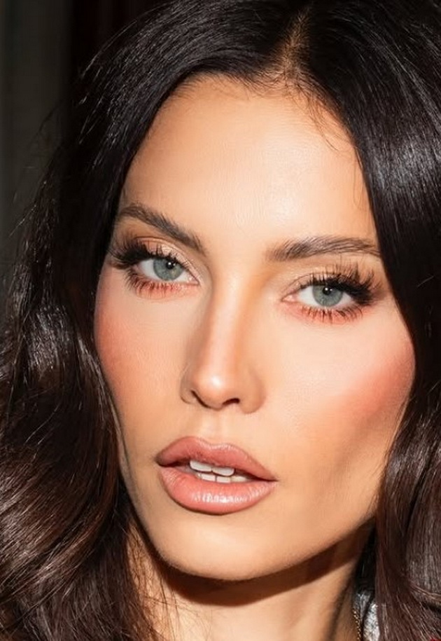 toj-postojano-ja-izneveruva-taa-go-brani-deka-vezhbal-so-drugi-mirka-vasiljevikj-e-vljubena-do-ushi-vo-fudbalerot-koj-ne-ja-zaprosuva-i-po-4-deca-10.jpg