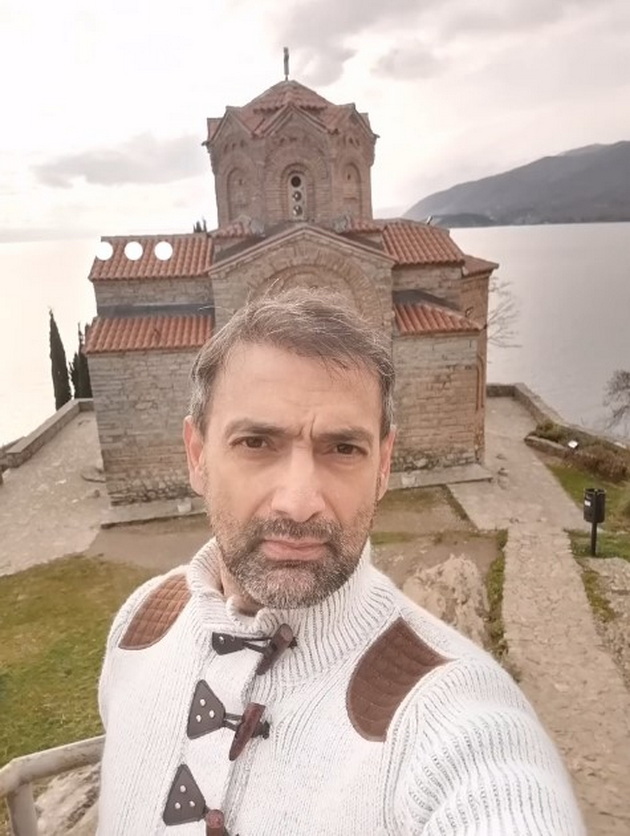 turchin-pronajde-uteha-vo-ohrid-po-razorniot-zemjotres-vo-rodniot-kraj-mi-se-srushi-zgradata-mi-zaginaa-5-chlenovi-od-semejstvoto-04.jpg
