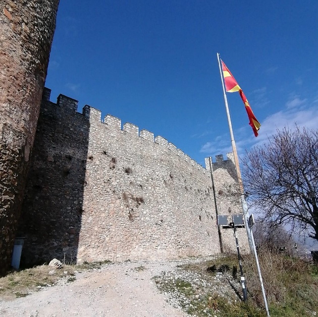 turchin-pronajde-uteha-vo-ohrid-po-razorniot-zemjotres-vo-rodniot-kraj-mi-se-srushi-zgradata-mi-zaginaa-5-chlenovi-od-semejstvoto-05.jpg