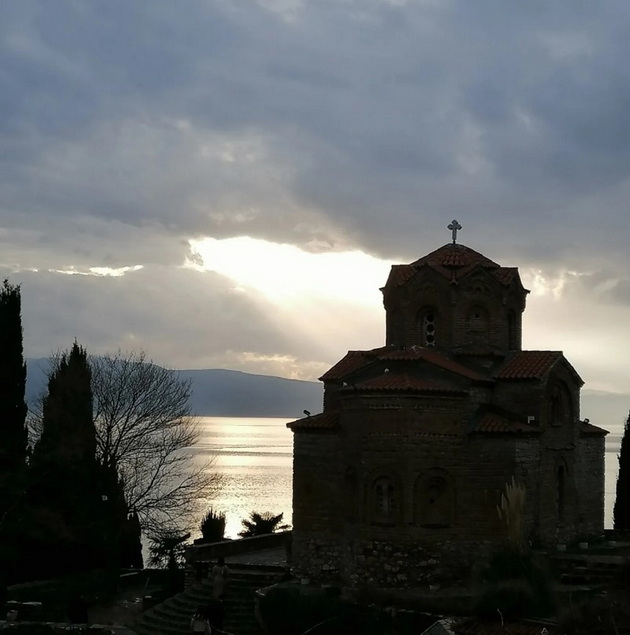 turchin-pronajde-uteha-vo-ohrid-po-razorniot-zemjotres-vo-rodniot-kraj-mi-se-srushi-zgradata-mi-zaginaa-5-chlenovi-od-semejstvoto-06.jpg