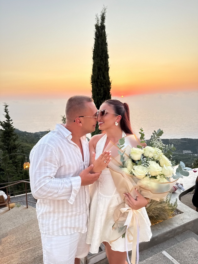 zaedno-sme-od-deca-olgica-todorova-24-od-kochani-imashe-magichno-zaprosuvanje-na-lefkada-od-sakaniot-miki-05.jpeg