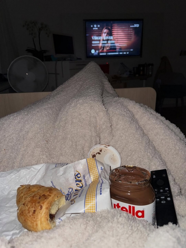 bela-hadid-so-zagrizhuvachki-fotki-plache-vo-bolnica-i-prima-terapija-za-lajmska-bolest-12.JPG