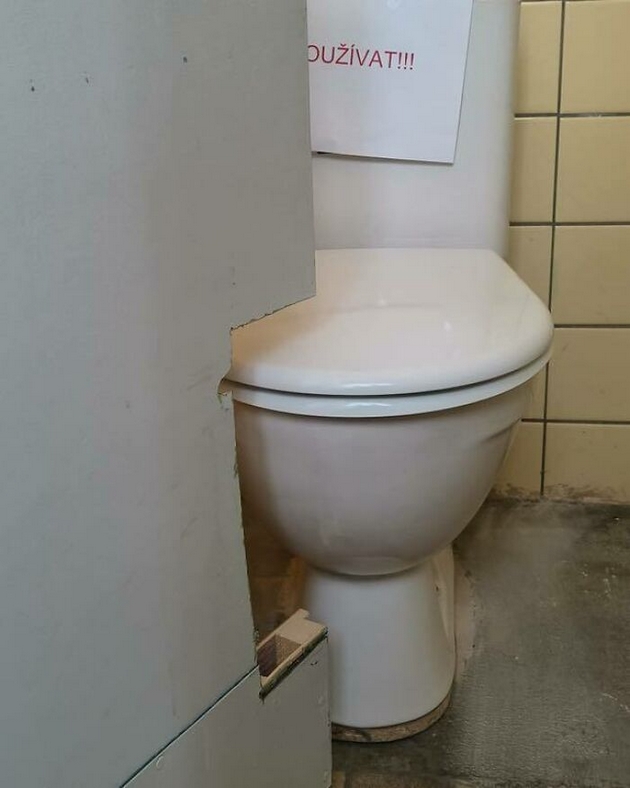 foto-kompilacija-smeshni-izvedbi-od-lugje-koi-reshile-da-bidat-sam-svoj-majstor-15.JPG
