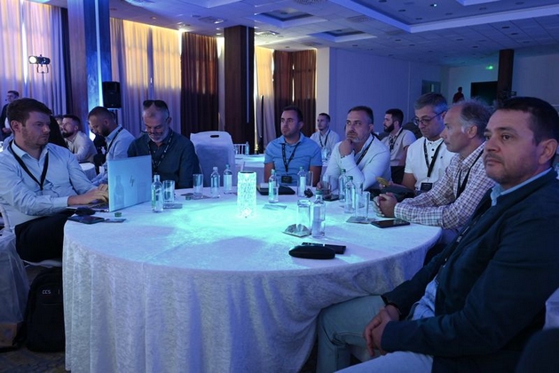 ingram-vendors-networking-4-utvrdeni-se-novite-nasoki-na-rabotenjeto-so-vi-pretstoi-dinamichen-period-05.JPG
