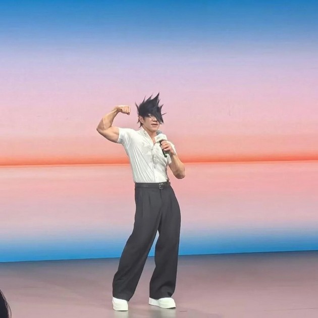 inzhener-za-bezbednost-vo-honda-stana-hit-so-ludata-anime-frizura-veren-na-svojot-stil-i-na-84-godini-02.jpg