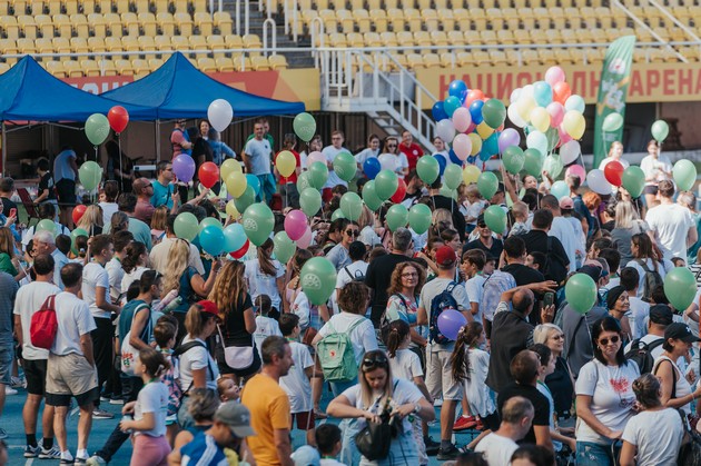 mali-trkachi-golemi-pobedi-vitalia-ja-ispisha-najveselata-sportska-prikazna-na-godinata-05.jpg