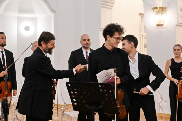 nu-kameren-orkestar-na-bitola-ja-pochna-vtorata-koncertna-sezona-so-koncertot-muzichka-poezija-02.JPG