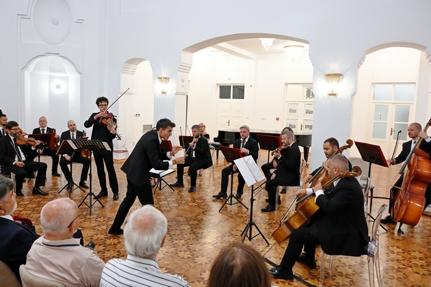 nu-kameren-orkestar-na-bitola-ja-pochna-vtorata-koncertna-sezona-so-koncertot-muzichka-poezija-04.JPG