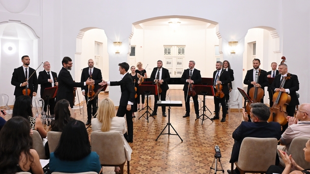 nu-kameren-orkestar-na-bitola-ja-pochna-vtorata-koncertna-sezona-so-koncertot-muzichka-poezija-11.JPG