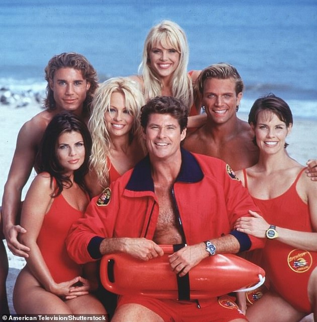 sramni-videa-bezdomnishtvo-zatvor-dzvezdite-od-baywatch-se-vistinski-maler-02.jpg