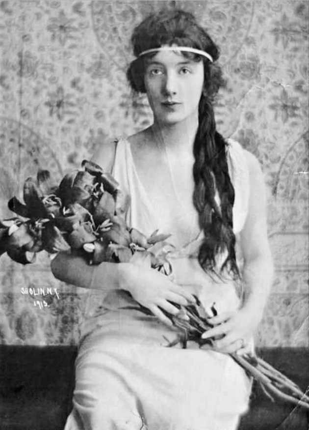 tazhnata-prikazna-na-prviot-supermodel-od-sad-izgubila-se-pominala-60-godini-vo-mentalna-ustanova-10.JPG
