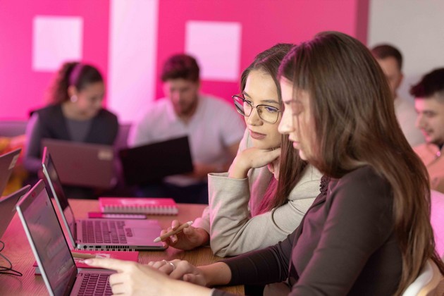 telekom-i-ministerstvoto-za-digitalna-transformacija-kreiraa-ai-reshenie-za-polesno-prebaruvanje-podatoci-04.jpg