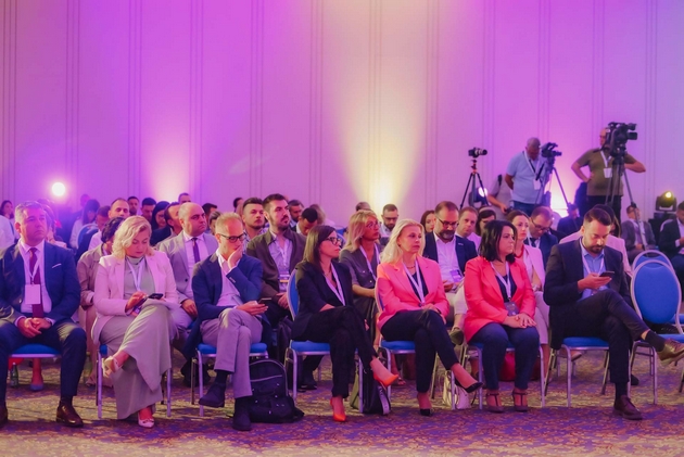 uspeshno-odrzhana-prvata-konferencija-biznis-lider-definirani-strateshki-nasoki-za-rast-na-makedonskata-ekonomija-07.JPG