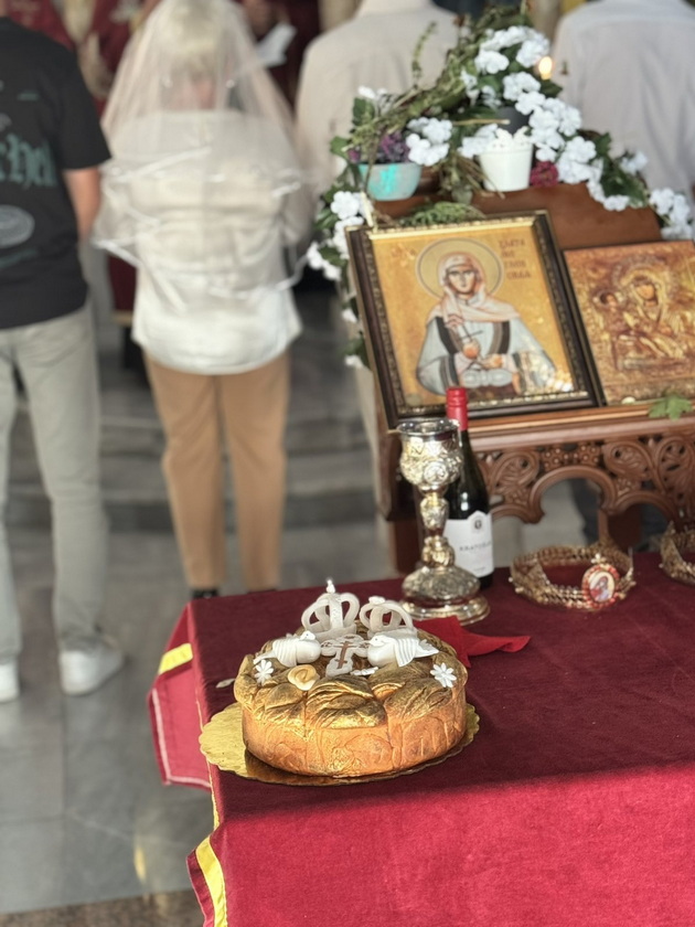 makedonka-organizirashe-tajna-venchavka-vo-crkva-za-roditelite-po-30-godini-brak-dvajcata-zaplakaa-od-srekja-15.jpg