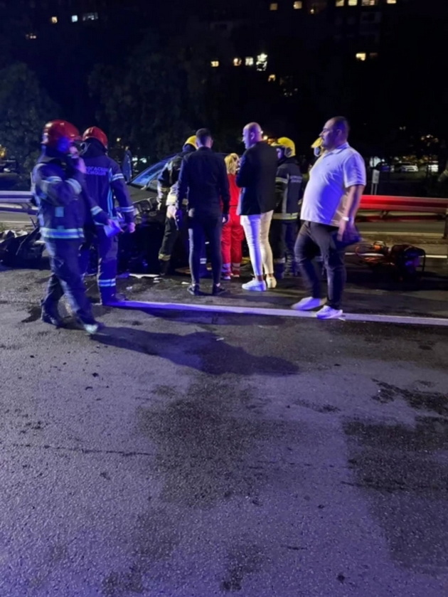 vo-2018-ta-beshe-klinichki-mrtov-sega-pak-napravi-soobrakjajka-darko-lazikj-udril-vo-avtobus-go-vadele-pozharnikari-02.jpg