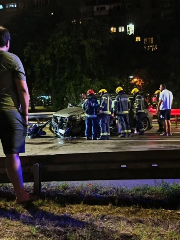 vo-2018-ta-beshe-klinichki-mrtov-sega-pak-napravi-soobrakjajka-darko-lazikj-udril-vo-avtobus-go-vadele-pozharnikari-05.jpg