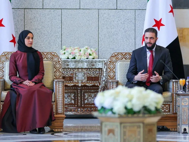 zhiveeshe-so-mene-vo-peshteri-14-godini-se-selevme-49-pati-koja-e-soprugata-na-noviot-pretsedatel-na-sirija-10.jpg