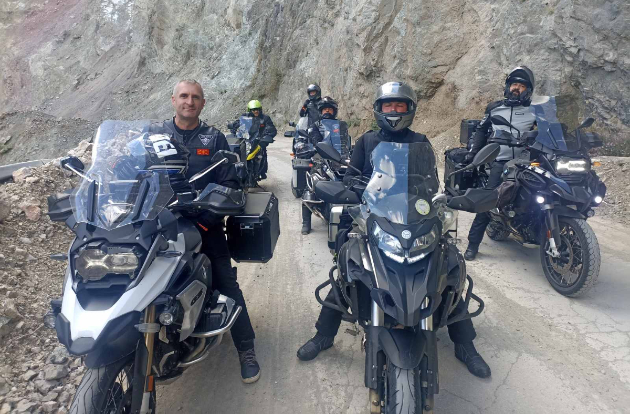 alek-petrovski-gi-uriva-predrasudite-deka-motordjiite-se-tn-grubijani-i-lugje-koi-ne-se-socijalno-veshti-4.jpg