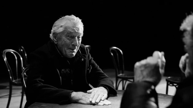 legendaren-moment-al-pachino-i-robert-de-niro-prijateli-i-filmski-ikoni-se-pojavija-vo-emotivna-modna-kampanja-07.jpg