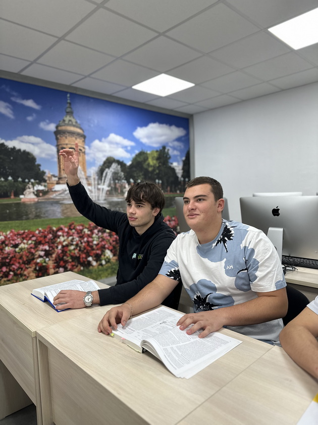 tri-godini-znaenje-praksa-i-uspeh-hajdelberg-gi-otvori-vratite-za-novata-akademska-generacija-02.jpeg