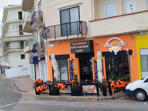uspeshni-makedonci-niz-svetot-alen-ima-4-restorani-za-hrana-vo-malta-so-semejstvoto-pravat-domashni-kolachi-i-burgeri-07.jpeg