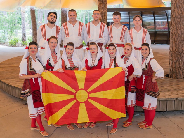 aleksandar-i-nadica-se-igroorci-od-valandovo-ja-neguvame-tradicijata-po-amanet-od-baba-i-majka-i-gordi-sme-05.jpeg