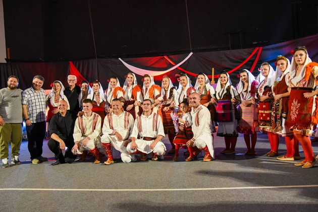 aleksandar-i-nadica-se-igroorci-od-valandovo-ja-neguvame-tradicijata-po-amanet-od-baba-i-majka-i-gordi-sme-08.jpeg
