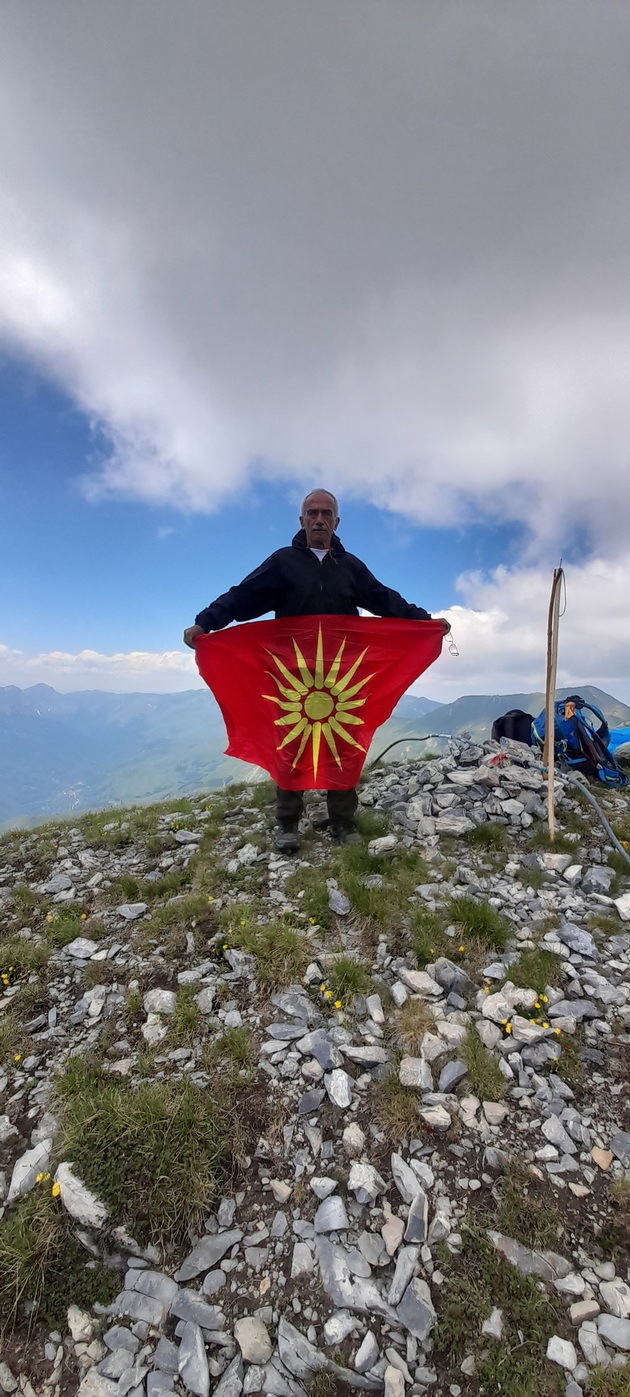 bale-brzi-72-e-herojot-od-skopski-maraton-istrcha-42km-vo-narodna-nosija-trcham-ushte-od-18-godini-08.jpg