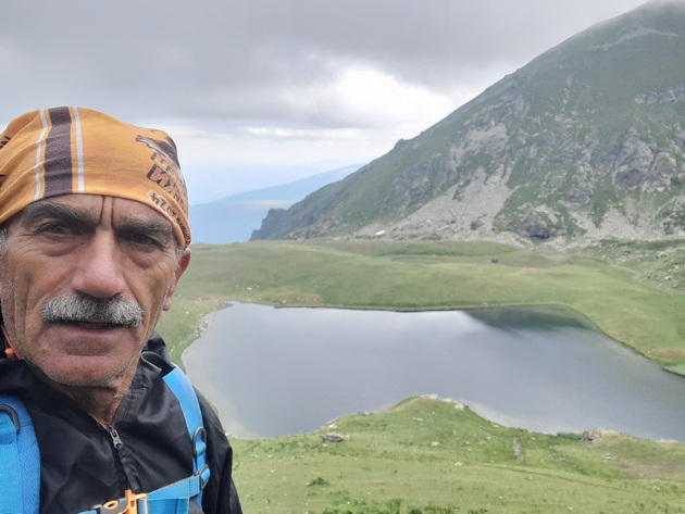 bale-brzi-72-e-herojot-od-skopski-maraton-istrcha-42km-vo-narodna-nosija-trcham-ushte-od-18-godini-12.jpg