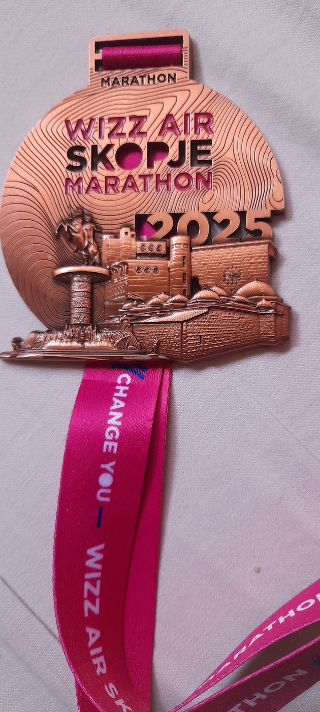 bale-brzi-72-e-herojot-od-skopski-maraton-istrcha-42km-vo-narodna-nosija-trcham-ushte-od-18-godini-24.jpg