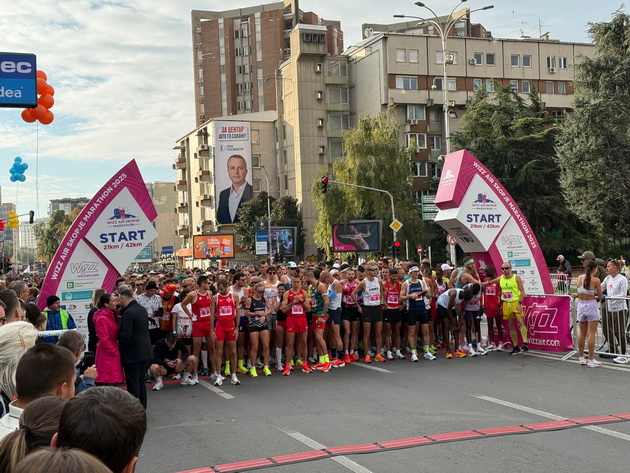 dario-ivanovski-triumfirashe-na-viz-er-skopskiot-maraton-rekordni-nad-14-000-uchesnici-na-skopskite-ulici-11.jpeg