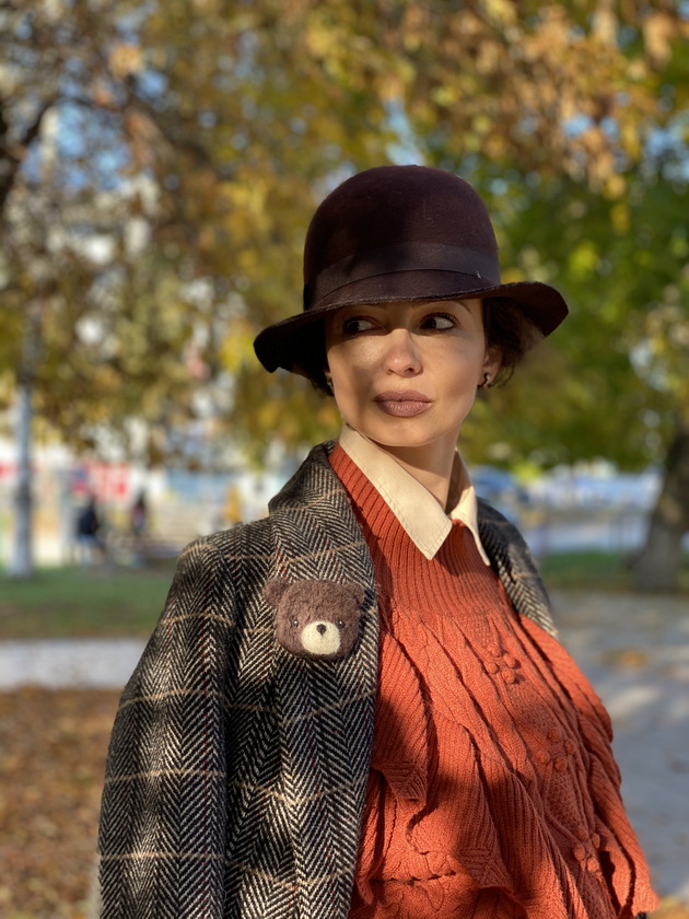 ivana-stojanovska-e-dama-so-prefinet-stil-sociolog-vo-uchilishte-i-izrabotuva-nakit-od-merino-volna-foto-11.jpeg