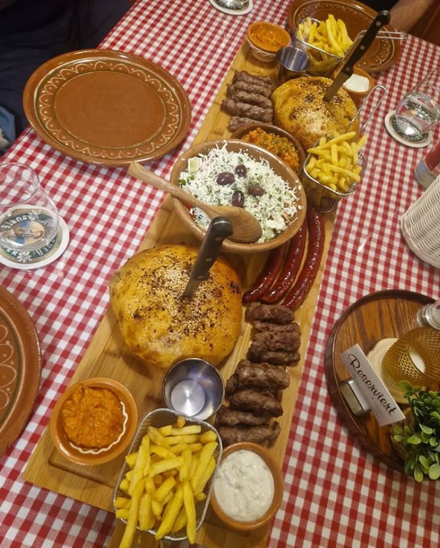 jovancho-28-od-kochani-e-sopstvenik-na-restoran-vo-germanija-rabotime-semejno-lokalot-e-vo-kukjata-kadeshto-zhiveeme-09.jpg