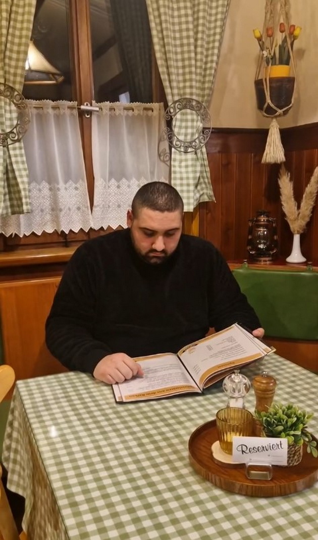 jovancho-28-od-kochani-e-sopstvenik-na-restoran-vo-germanija-rabotime-semejno-lokalot-e-vo-kukjata-kadeshto-zhiveeme-11.jpg