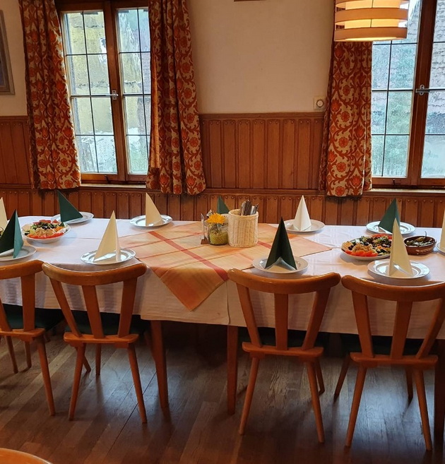 jovancho-28-od-kochani-e-sopstvenik-na-restoran-vo-germanija-rabotime-semejno-lokalot-e-vo-kukjata-kadeshto-zhiveeme-18.jpg