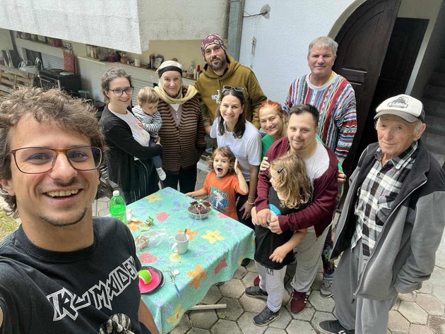 ljubovnata-prikazna-na-snezhana-i-zoran-matovski-roditelite-na-cako-momcheto-so-daunov-sindrom-koe-pomesti-granici-20.jpg