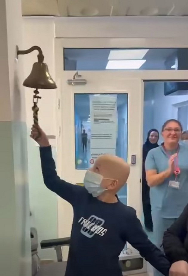 maliot-junak-amir-ja-pobedi-teshkata-bolest-i-zadzvoni-na-dzvoncheto-na-klinikata-za-detski-bolesti-video-01_2_2.jpg