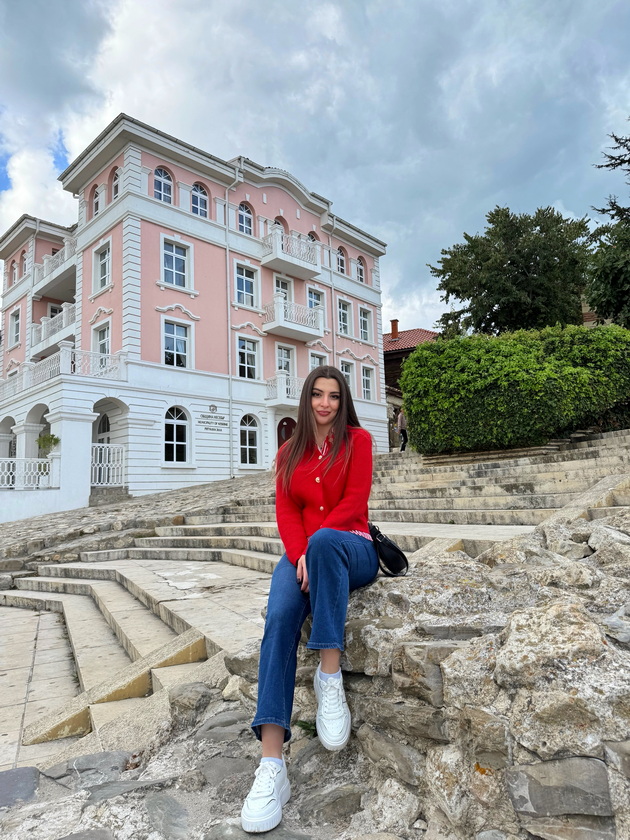marija-spasova-od-strumica-e-lekar-specijalizant-po-kardiologija-vo-bugarija-smeni-dezhurstva-uchenje-12-godini-no-vredi-08.jpeg