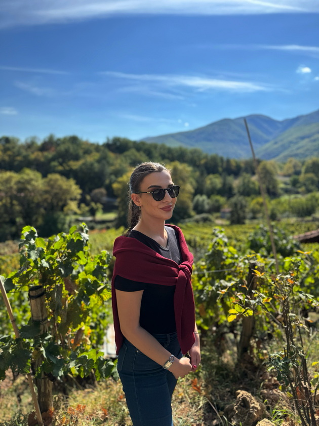 marija-spasova-od-strumica-e-lekar-specijalizant-po-kardiologija-vo-bugarija-smeni-dezhurstva-uchenje-12-godini-no-vredi-13.jpeg