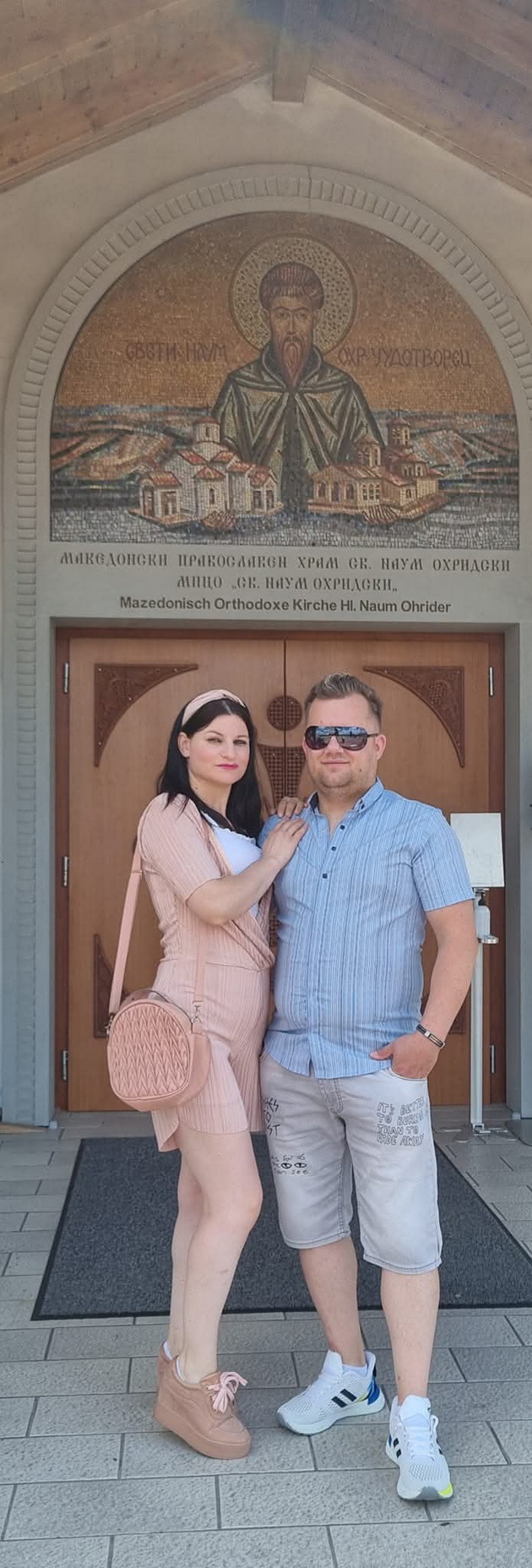 tatjana-od-radovish-zhivee-vo-shvajcarija-gi-spakuvavme-kuferite-so-soprugot-za-dvete-kjerki-da-rastat-vo-sredena-drzhava-02.jpg