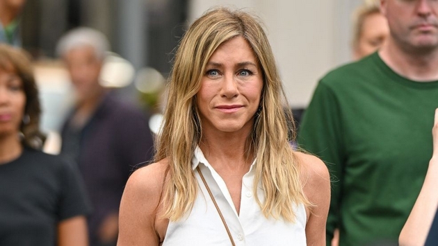 20-godini-probuvav-da-dobijam-dete-a-me-narekuvaa-sebichna-dzhenifer-aniston-za-bitkata-so-neplodnost-03.JPG