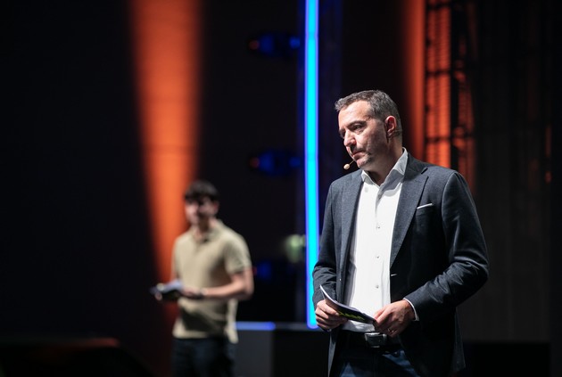 idninata-na-novinarstvoto-veshtachkata-inteligencija-i-probivanjeto-na-komunikaciskiot-kod-na-mladite-vo-fokusot-na-tretata-somo-borac-konferencija-04.jpg
